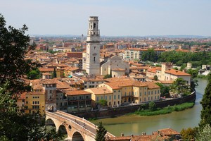 Billig Leiebil i Verona finner du her ➤ Våre tilbud på Bilutleie inkluderer forsikringer ✓ & ubegrenset kjørelengde ✓ Inntil 70% BESPARELSE!