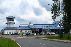 Leiebil Kajaani Lufthavn