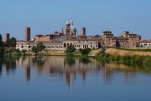Alquiler de coches Mantova